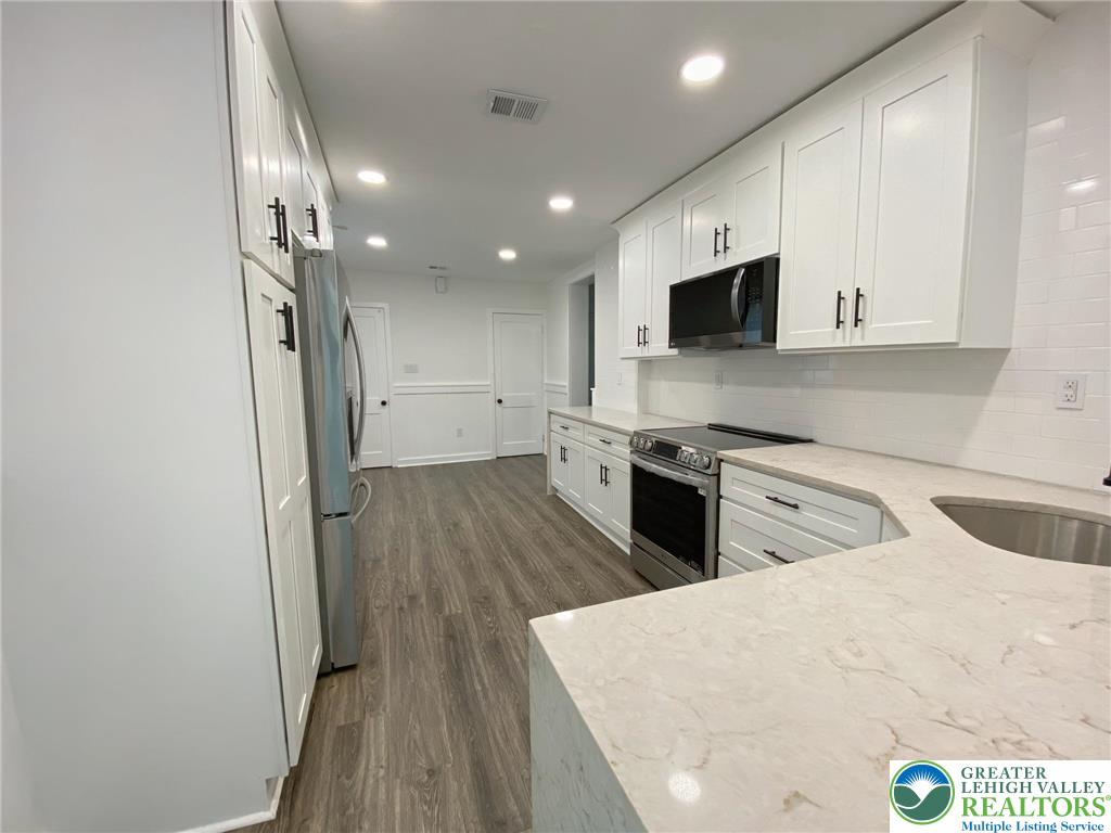 1215 Macada Road Bethlehem, PA 18017 - Photo 11 of 34