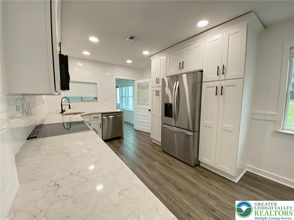 1215 Macada Road Bethlehem, PA 18017 - Photo 5 of 34