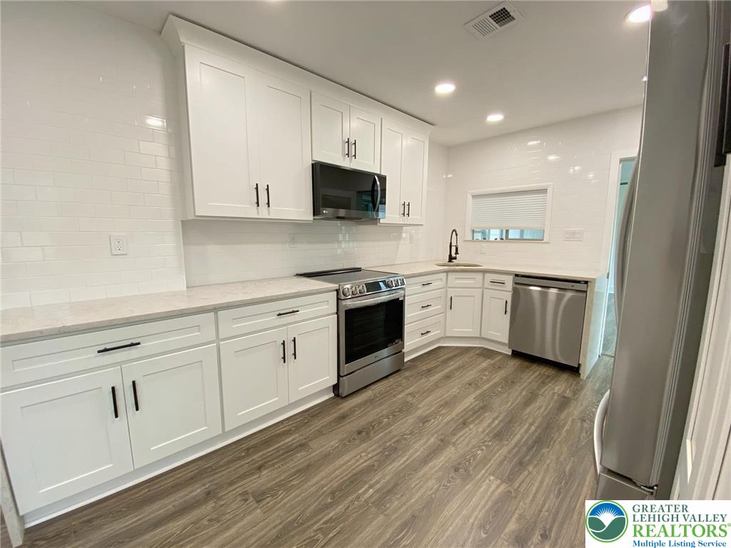 1215 Macada Road Bethlehem, PA 18017 - Photo 6 of 34