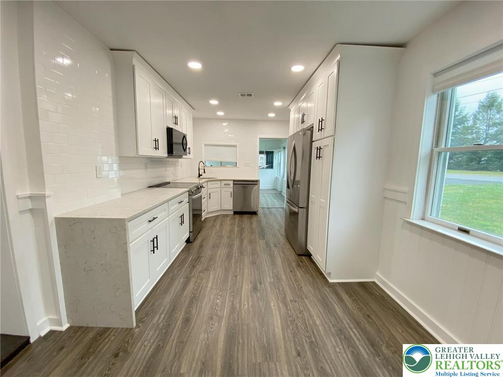 1215 Macada Road Bethlehem, PA 18017 - Photo 9 of 34