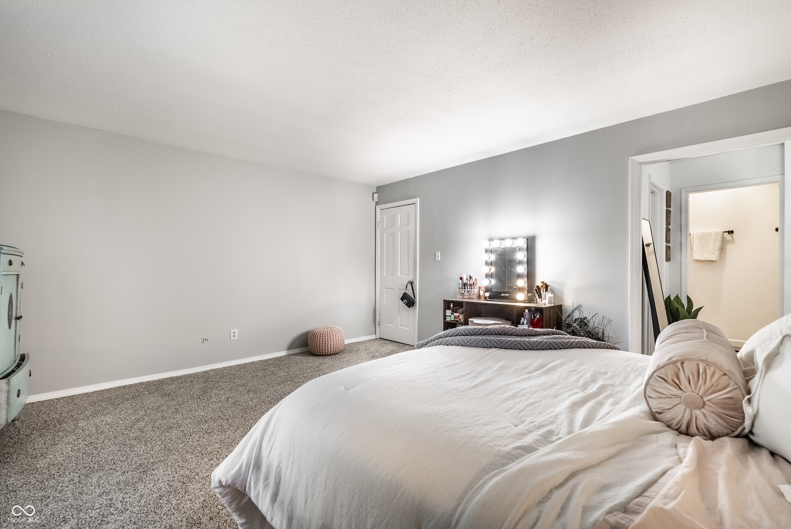 6503 Park Central Way, Unit B Indianapolis, IN 46260 - Photo 18 of 36