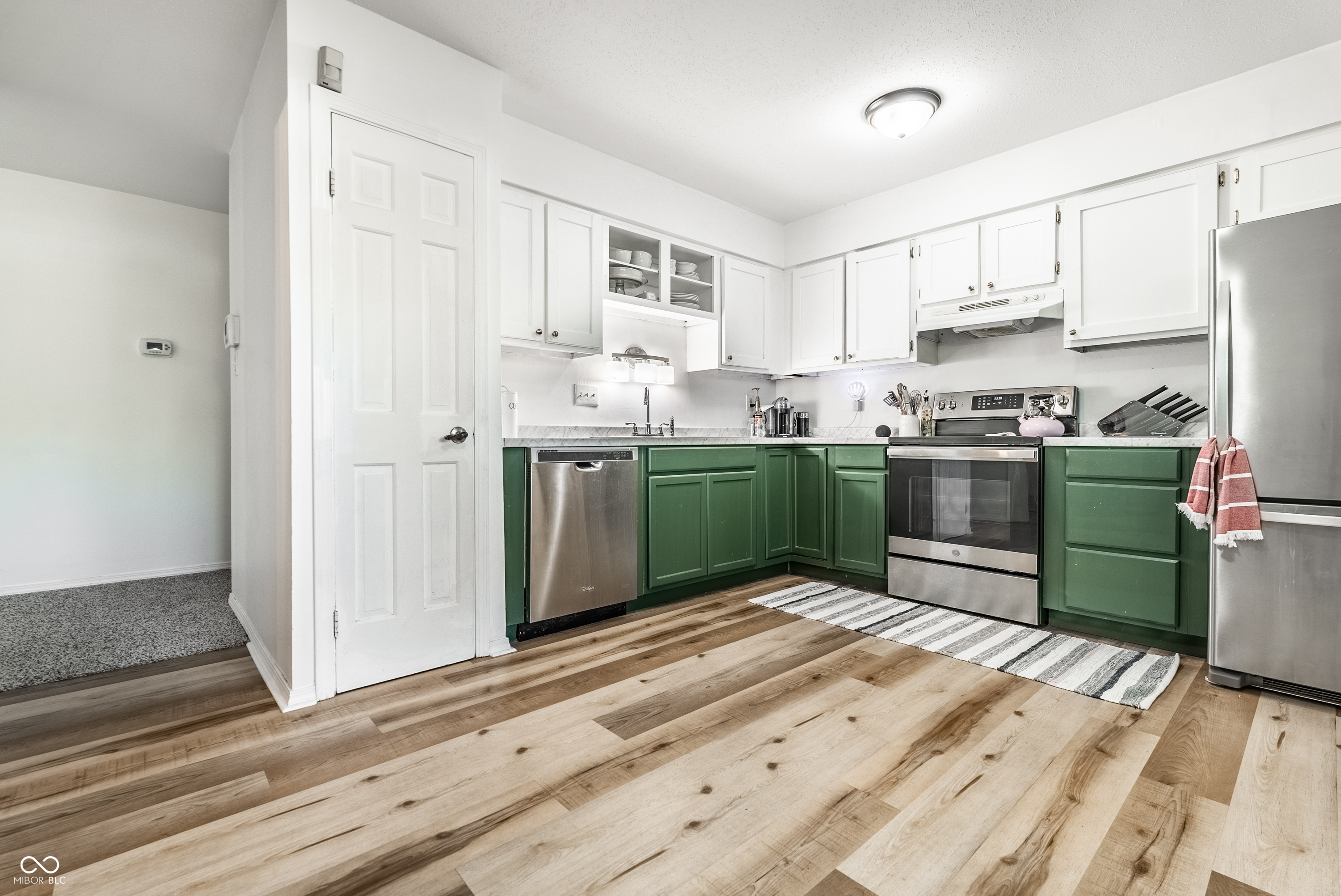 6503 Park Central Way, Unit B Indianapolis, IN 46260 - Photo 2 of 36