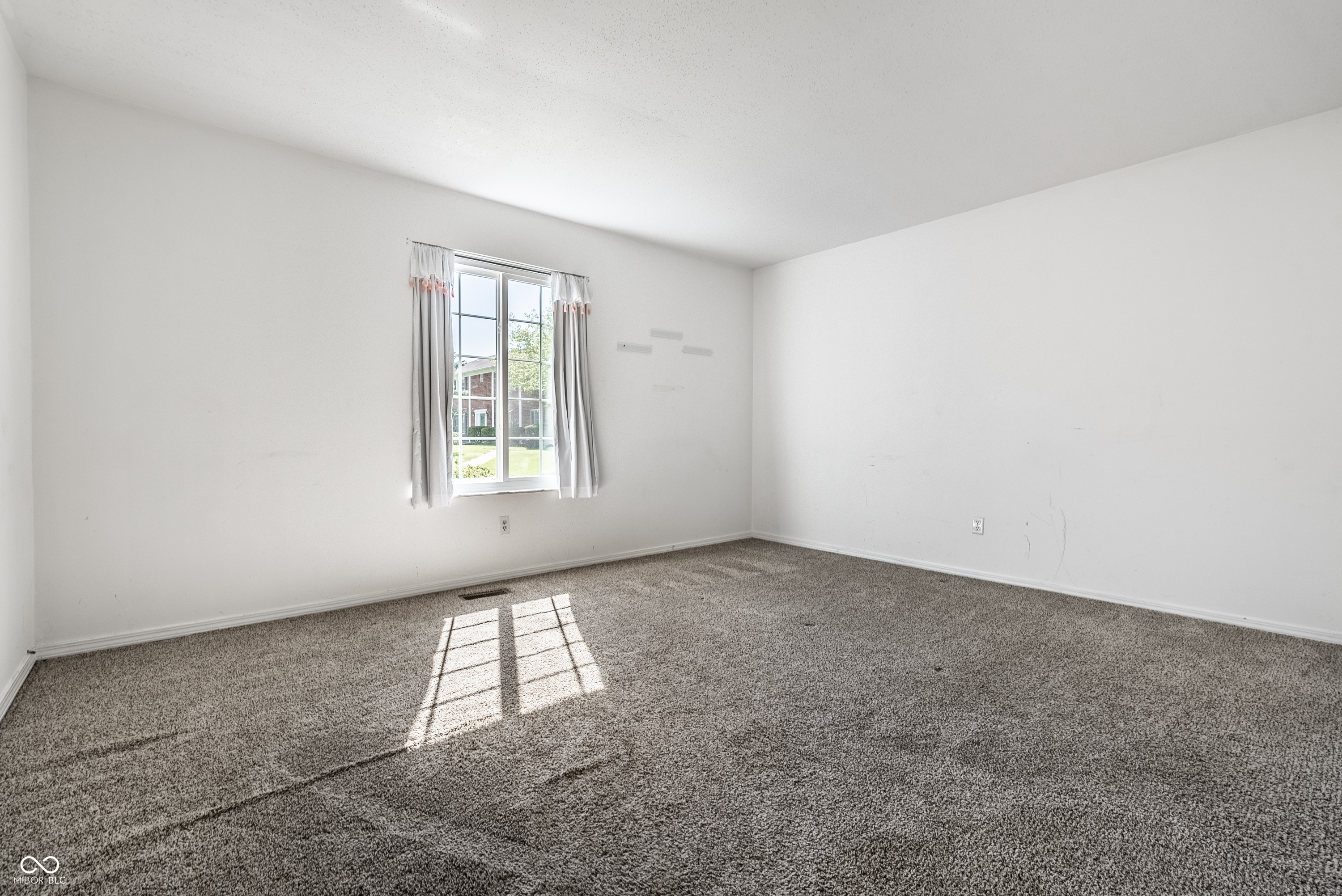 6503 Park Central Way, Unit B Indianapolis, IN 46260 - Photo 21 of 36