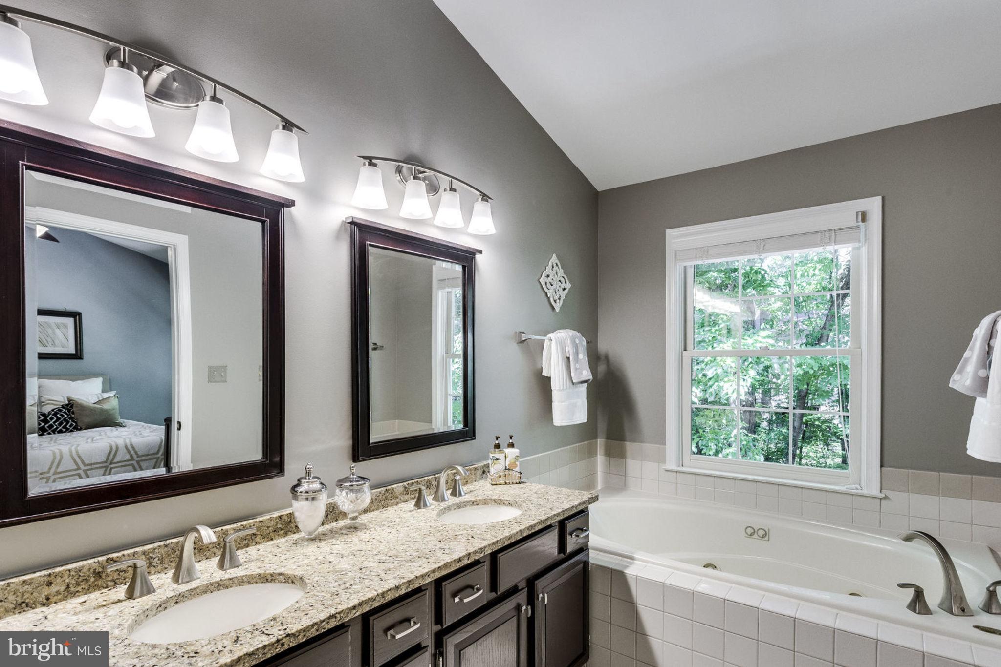 11296 Fairwind Way Reston, VA 20190 - Photo 13 of 29 Bath (Master)