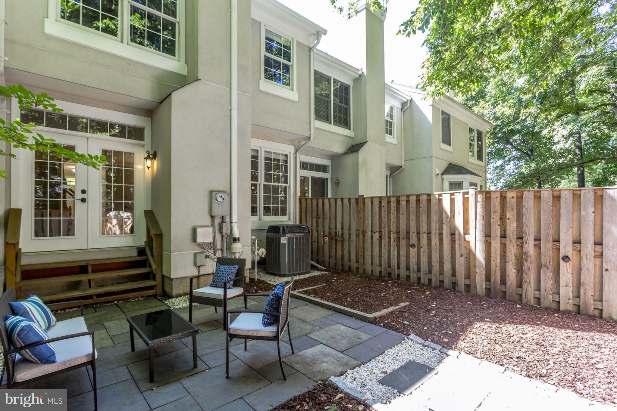 11296 Fairwind Way Reston, VA 20190 - Photo 23 of 29 Exterior (Rear)