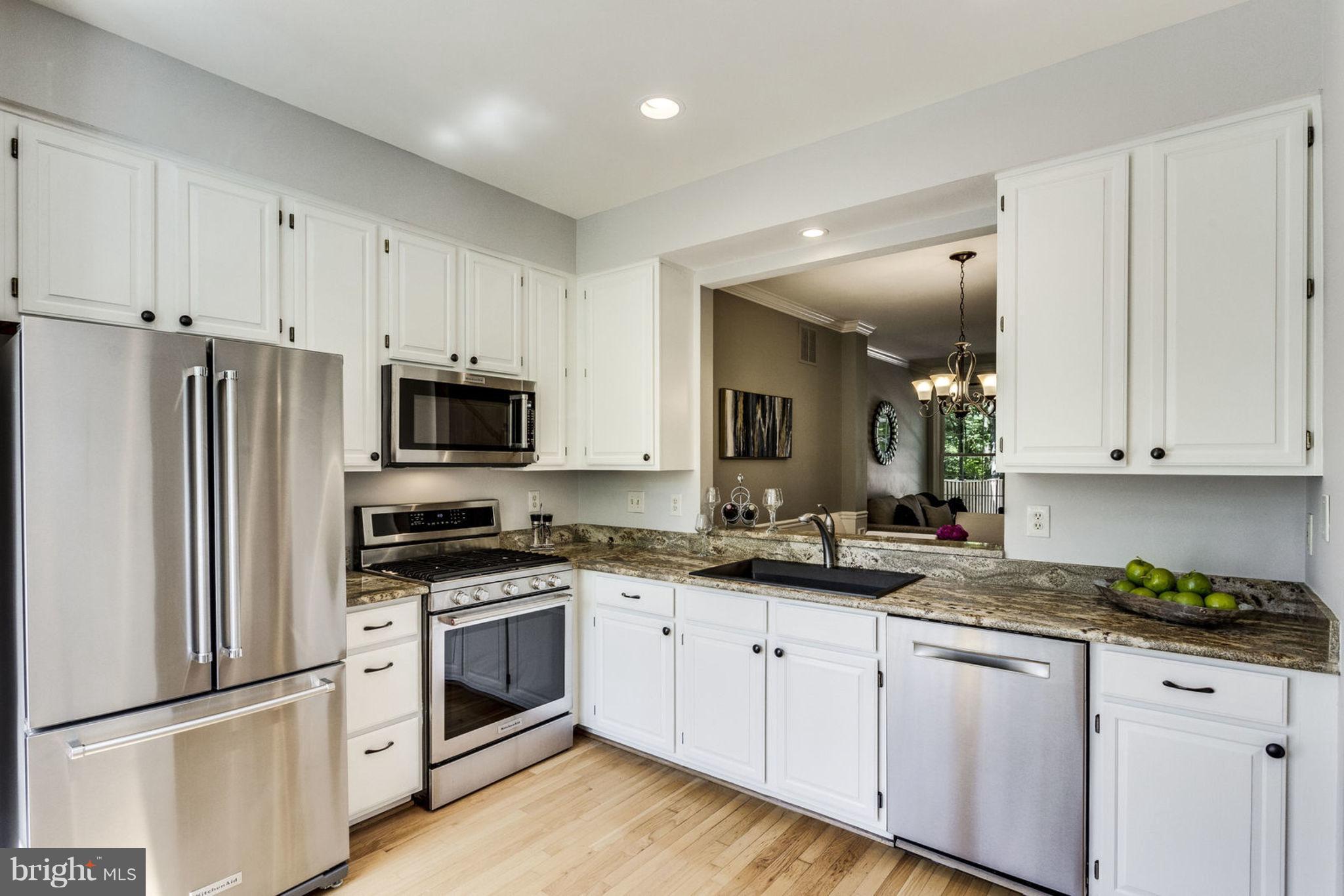 11296 Fairwind Way Reston, VA 20190 - Photo 8 of 29 Kitchen