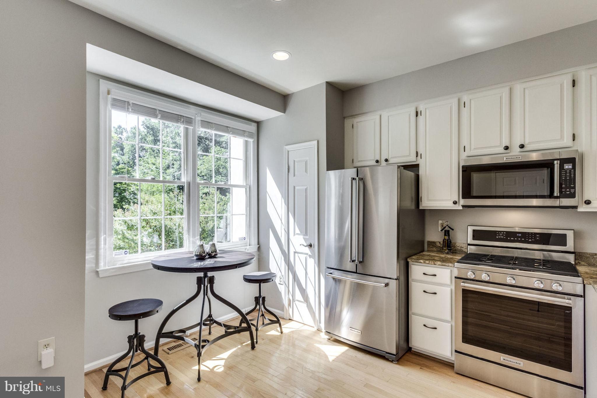 11296 Fairwind Way Reston, VA 20190 - Photo 9 of 29 Kitchen