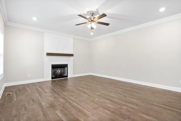 $2,500 | 2304 Colston Drive, Clarksville, TN 37042