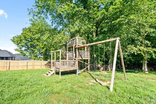 $2,500 | 2304 Colston Drive, Clarksville, TN 37042