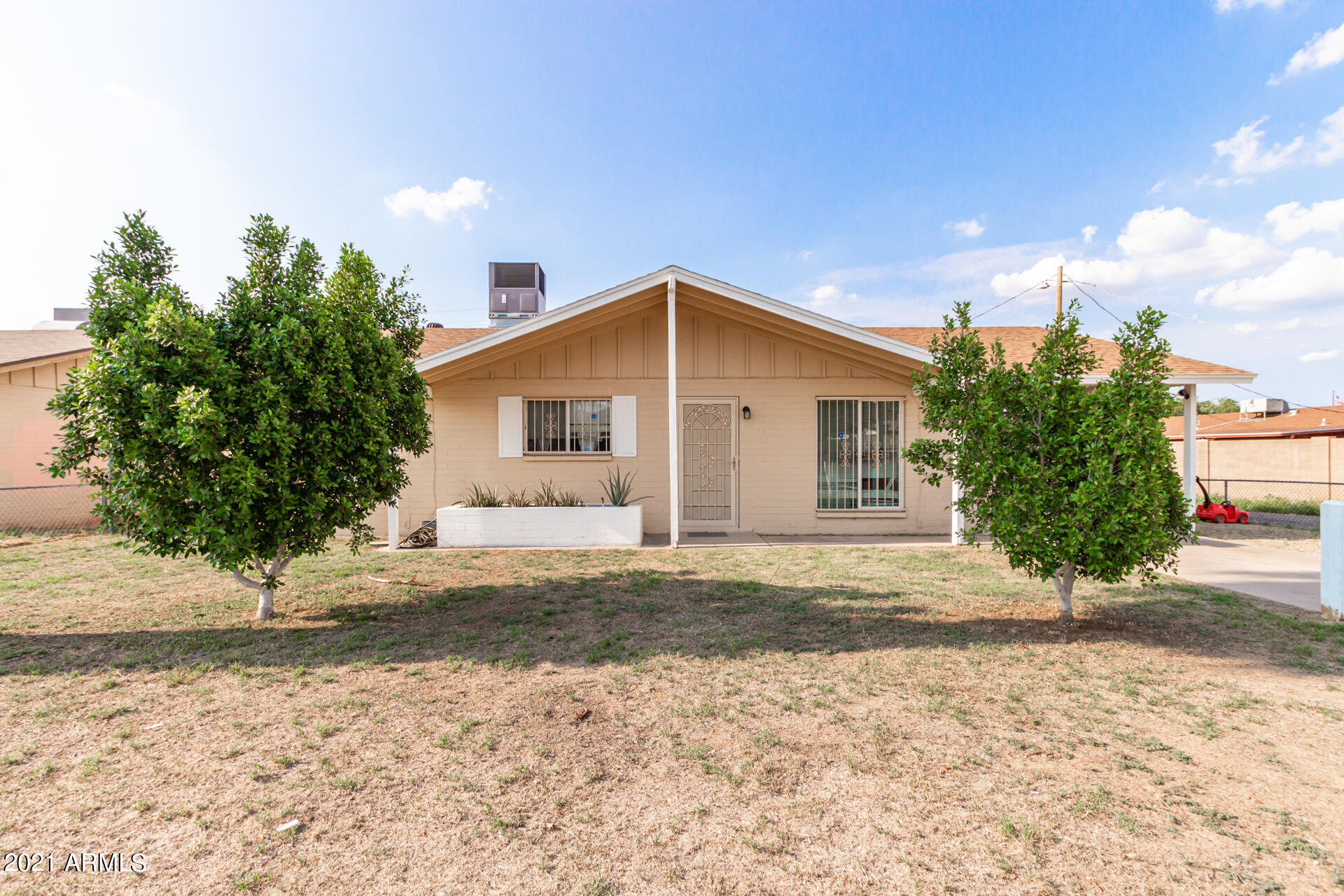 934 East Carson Road Phoenix, AZ 85042 - Photo 1 of 24 0001-01 - Carson