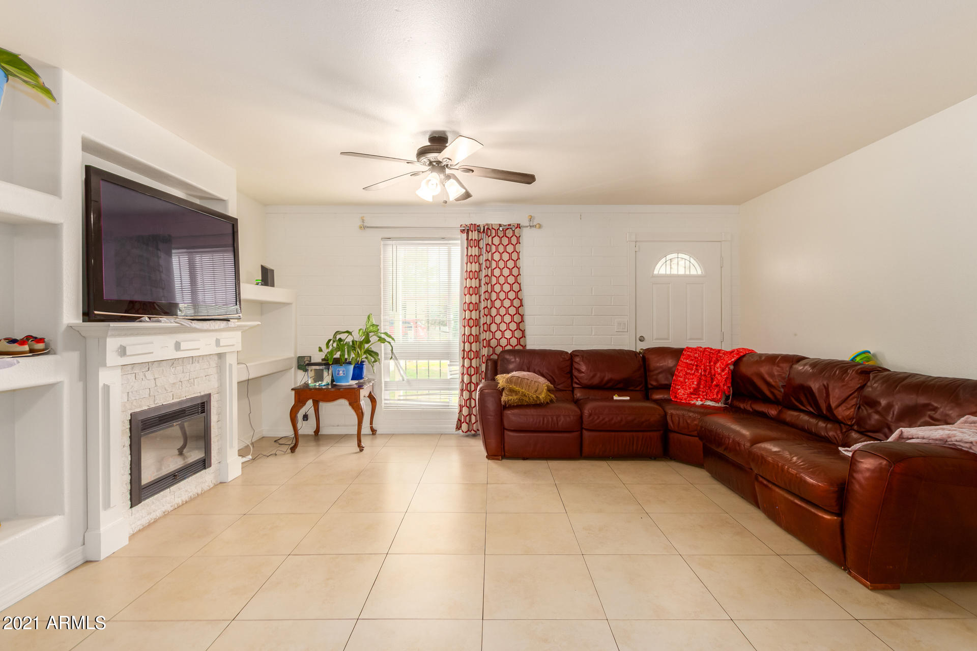 934 East Carson Road Phoenix, AZ 85042 - Photo 5 of 24 0005-06 - Carson