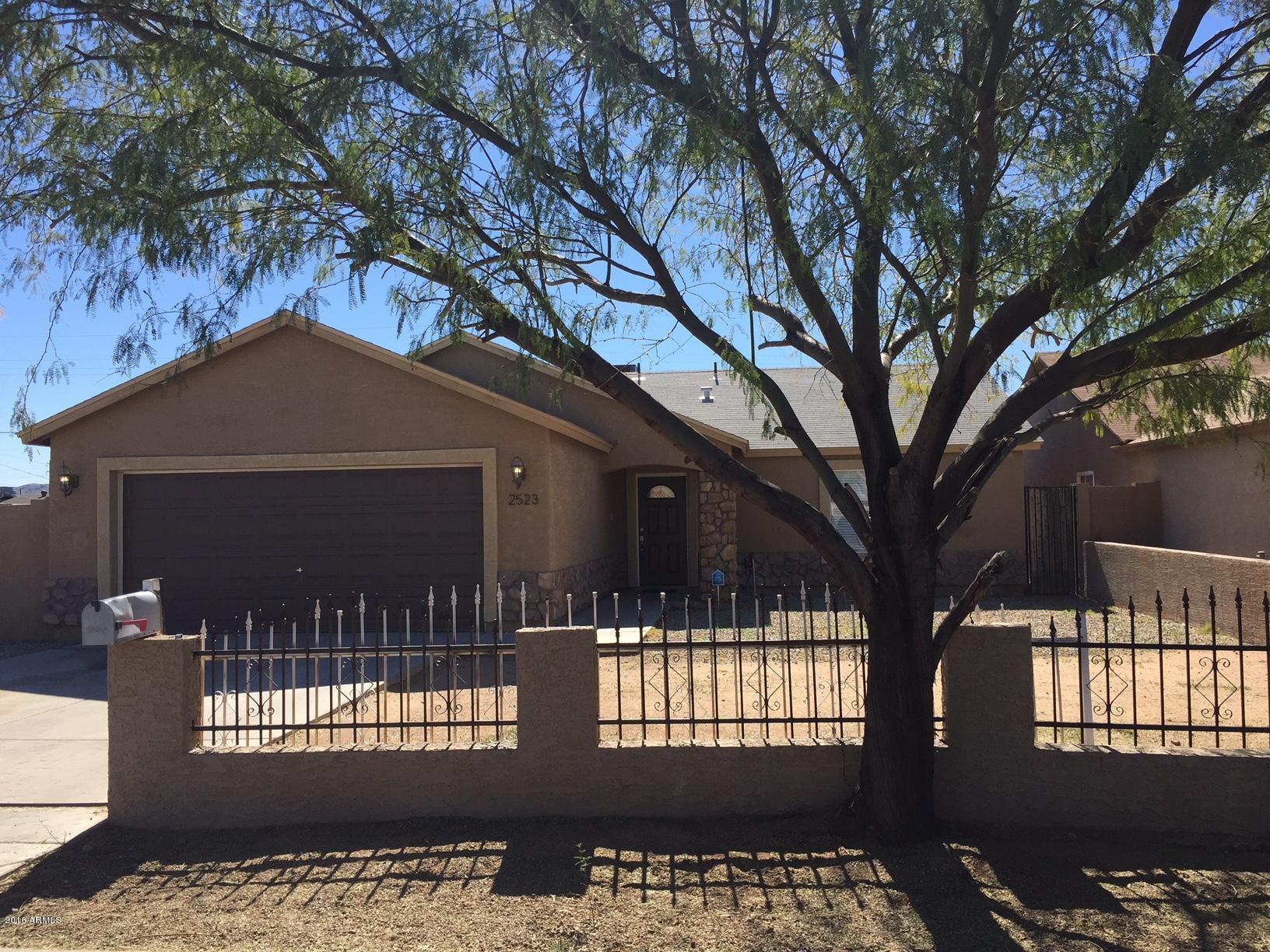 2523 East Chipman Road Phoenix, AZ 85040 - Photo 2 of 18 front 4