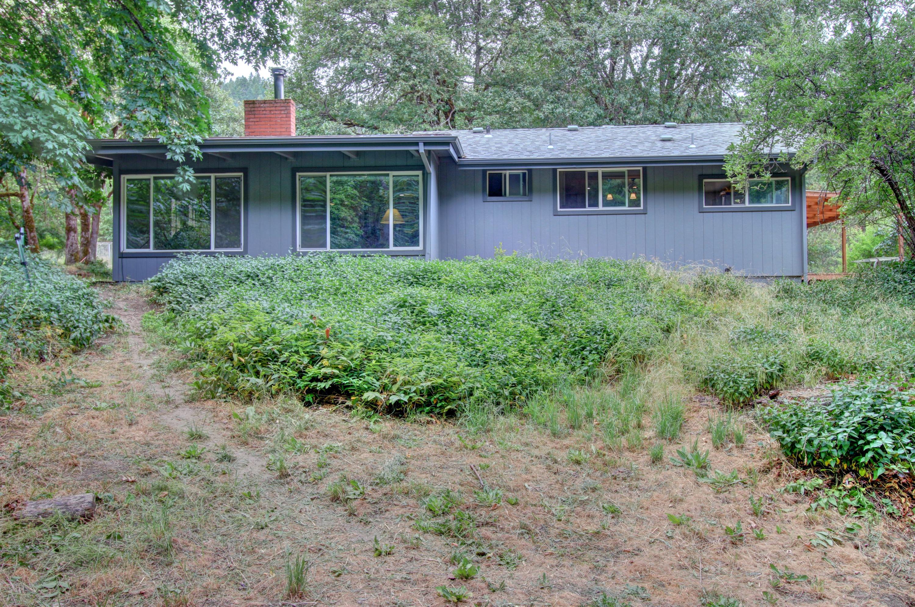 3479 Kane Creek Road Central Point, OR 97502 - Photo 2 of 37 2