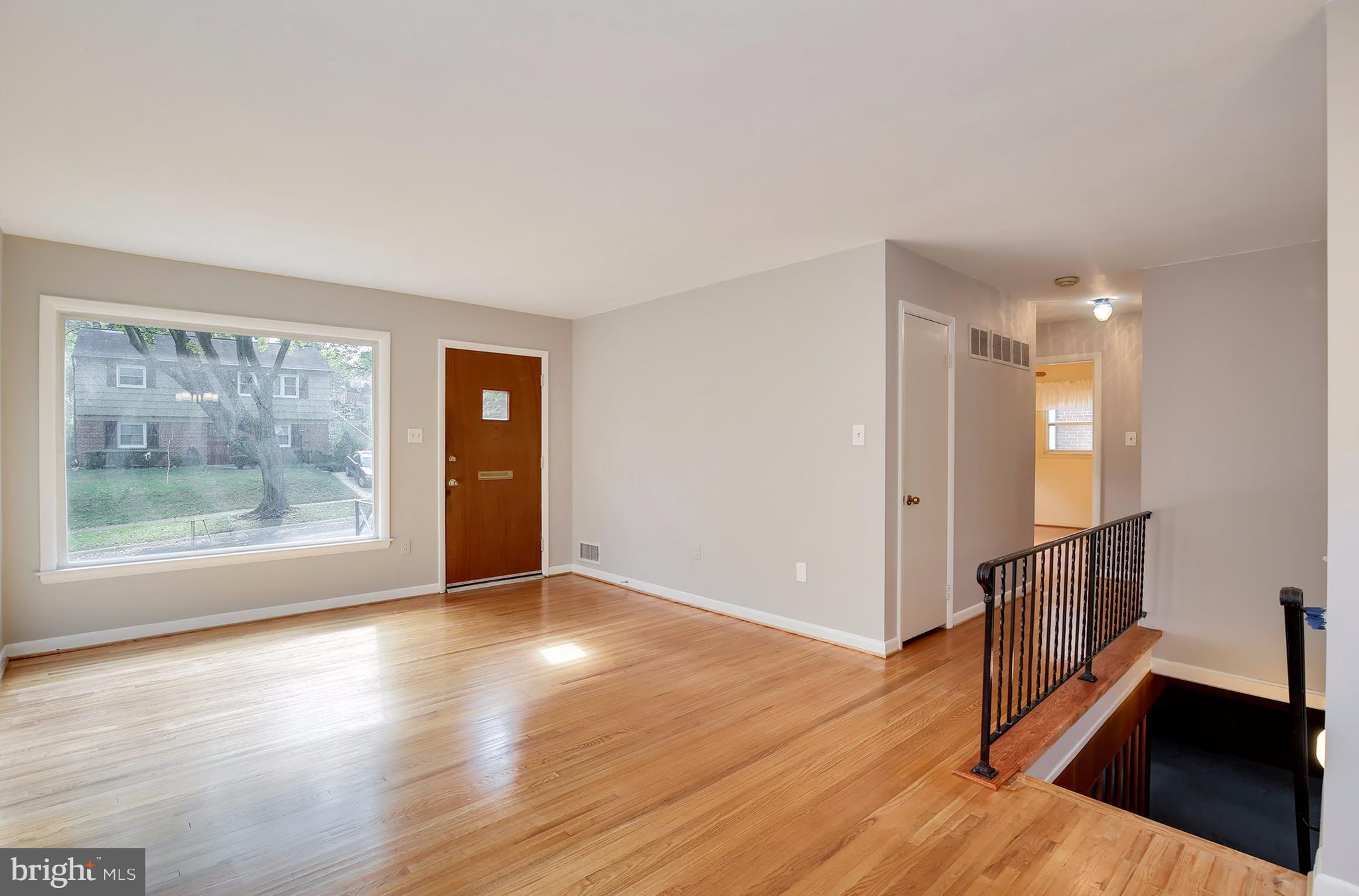 4048 Adams Drive Silver Spring, MD 20902 - Photo 6 of 21 Living Room
