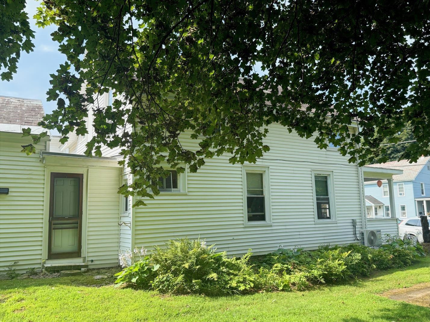 209 Grove Street Bennington, VT 05201 - Photo 4 of 21 Gallery Image 4