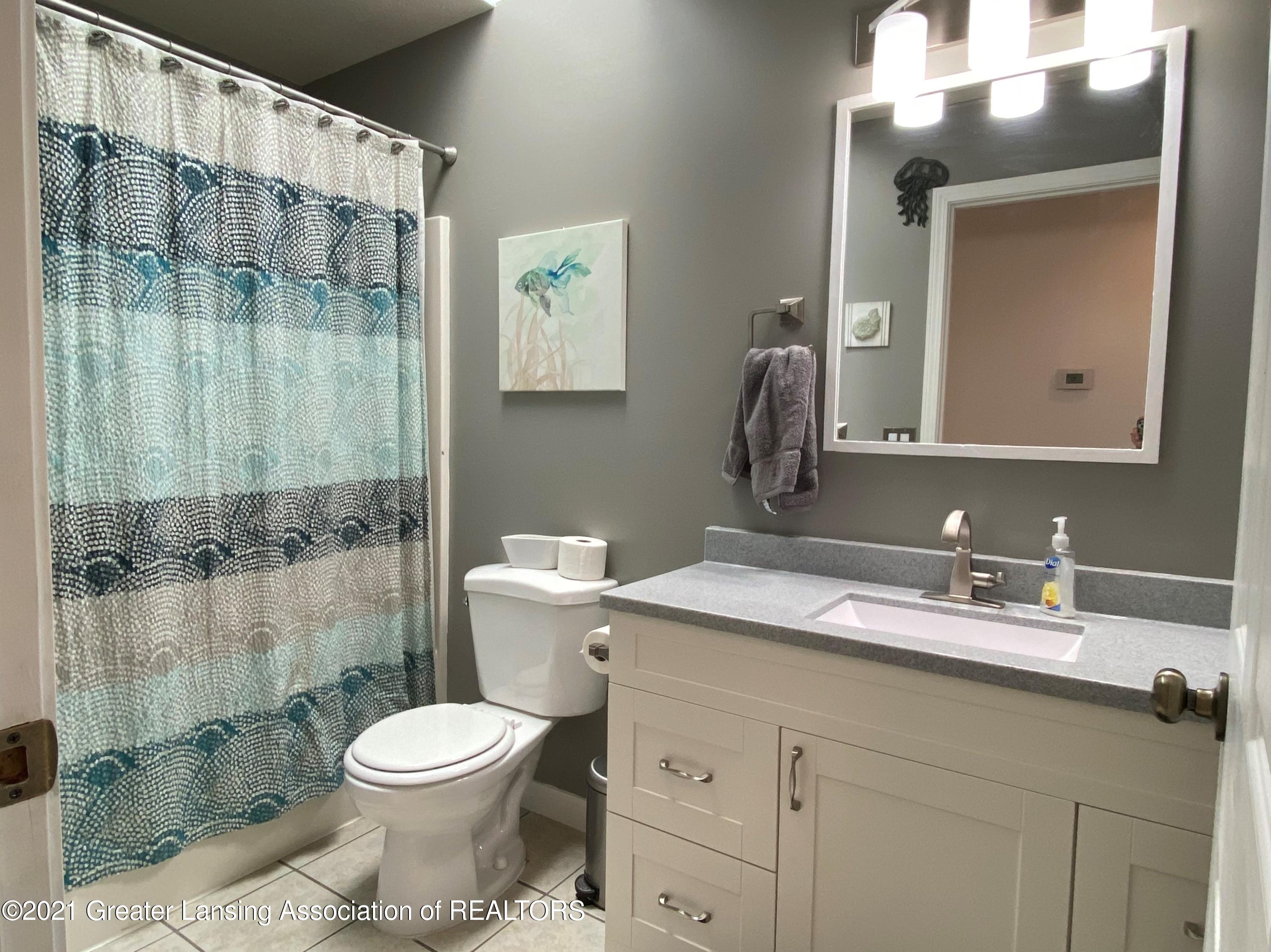 6244 Golf Club Road Howell, MI 48843 - Photo 11 of 29 Bathroom