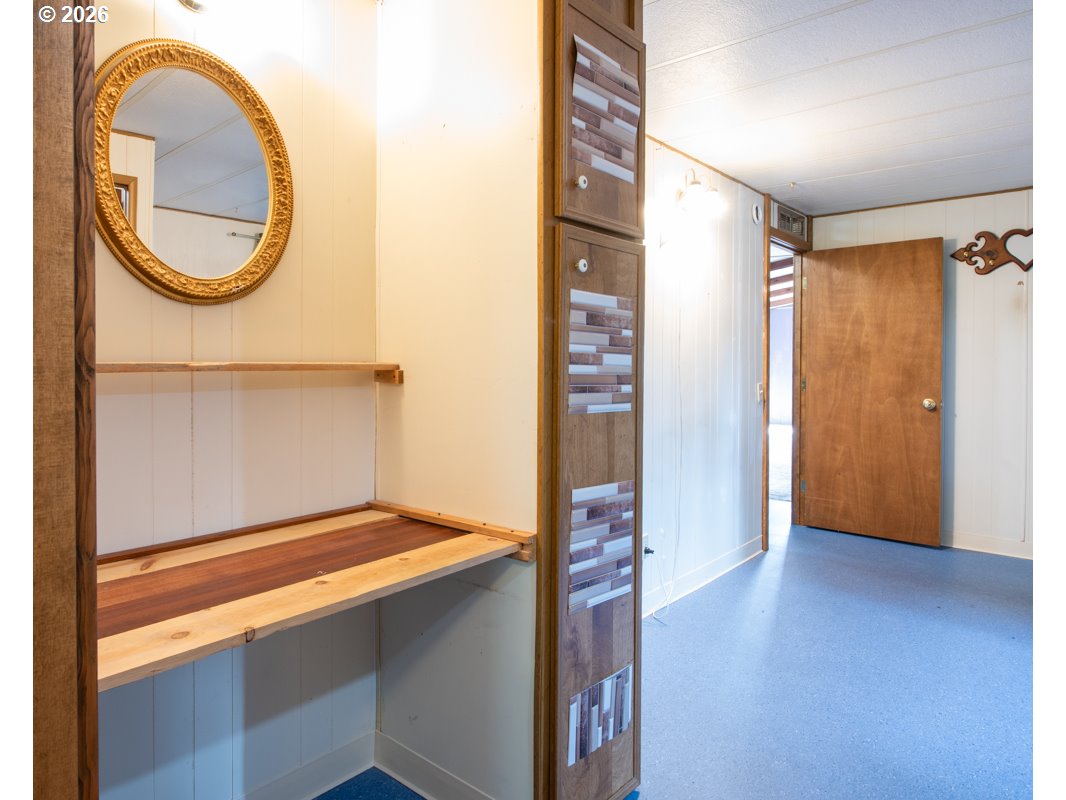 5335 Main Street Springfield, OR 97478 - Photo 22 of 43 a view of a livingroom with wooden floor