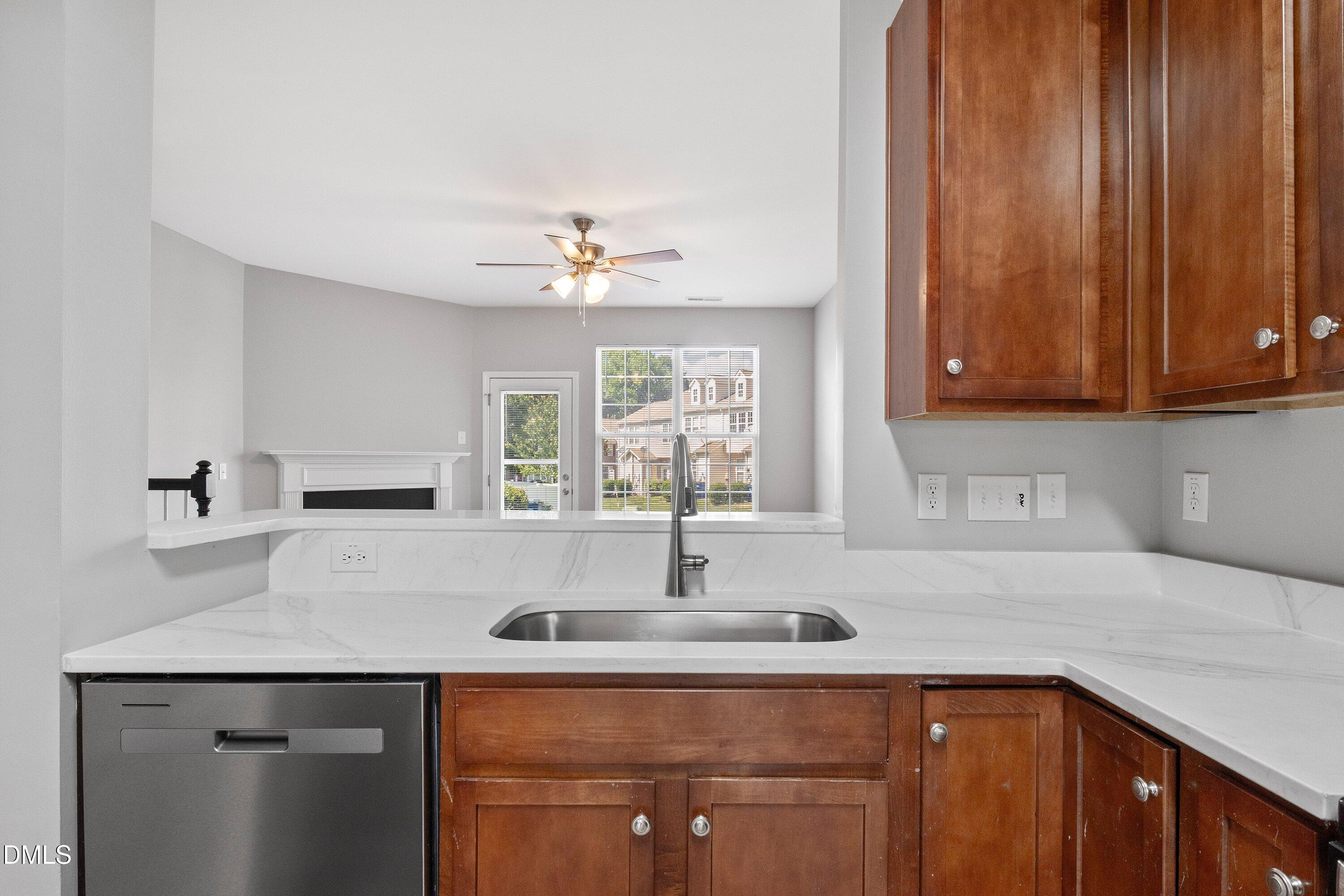 715 Bryant Street Raleigh, NC 27603 - Photo 9 of 43 13-715 Bryant St_0829