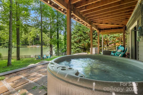 $599,000 | 37 Poplar Drive, Rosman, NC 28772