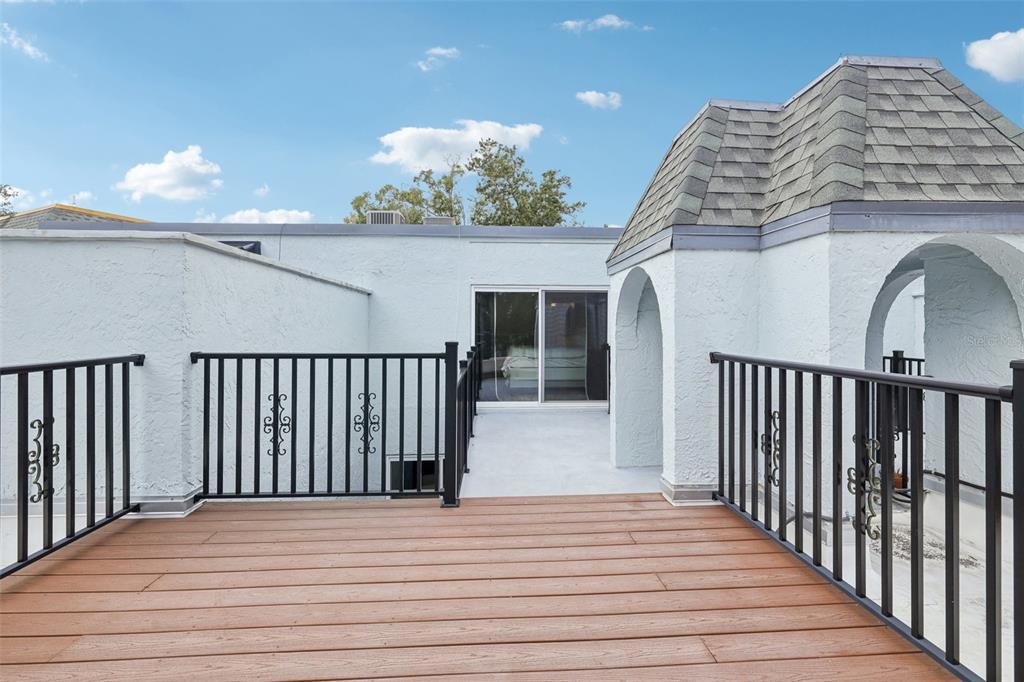 4471 Vieux Carre Circle, Unit 4471 Tampa, FL 33613 - Photo 50 of 58 a view of a balcony