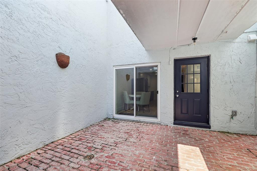 4471 Vieux Carre Circle, Unit 4471 Tampa, FL 33613 - Photo 52 of 58 a view of a hallway