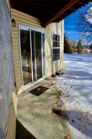 $330,000 | 305 Gazebo Court, New Windsor, NY 12553