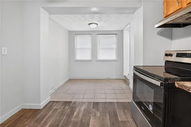 $1,240 | 184 Greenfield Avenue, Unit UPPR, Pittsburgh, PA 15207