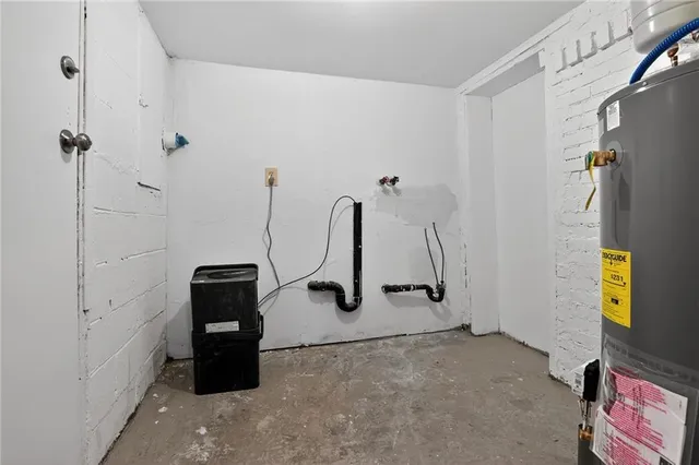 $1,240 | 184 Greenfield Avenue, Unit UPPR, Pittsburgh, PA 15207