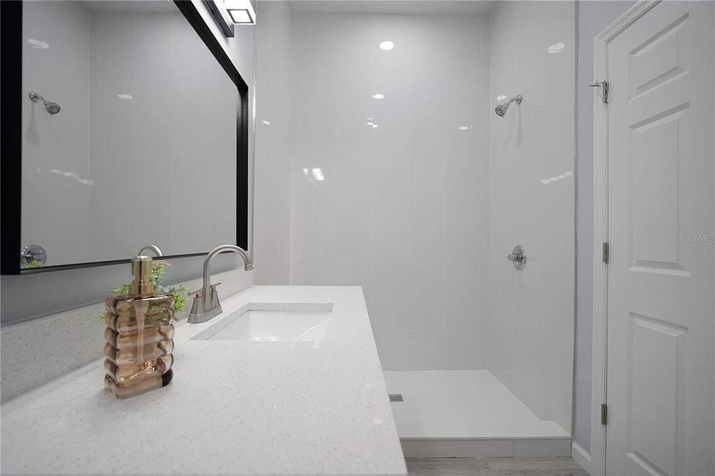 5444 Simmons Road Lakeland, FL 33811 - Photo 4 of 32 Gallery Image 4