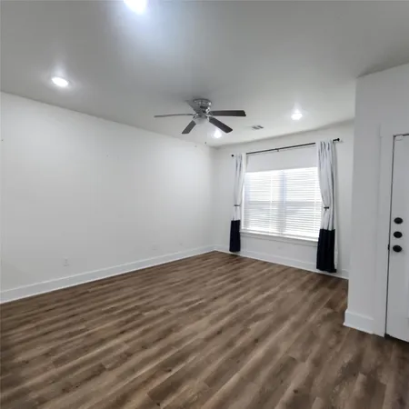 $1,600 | 1952 Royal Loop, Belton, TX 76513