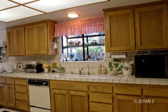 53395 Middleridge Drive Idyllwild, CA 92549 - Photo 9 of 14 KITCHEN