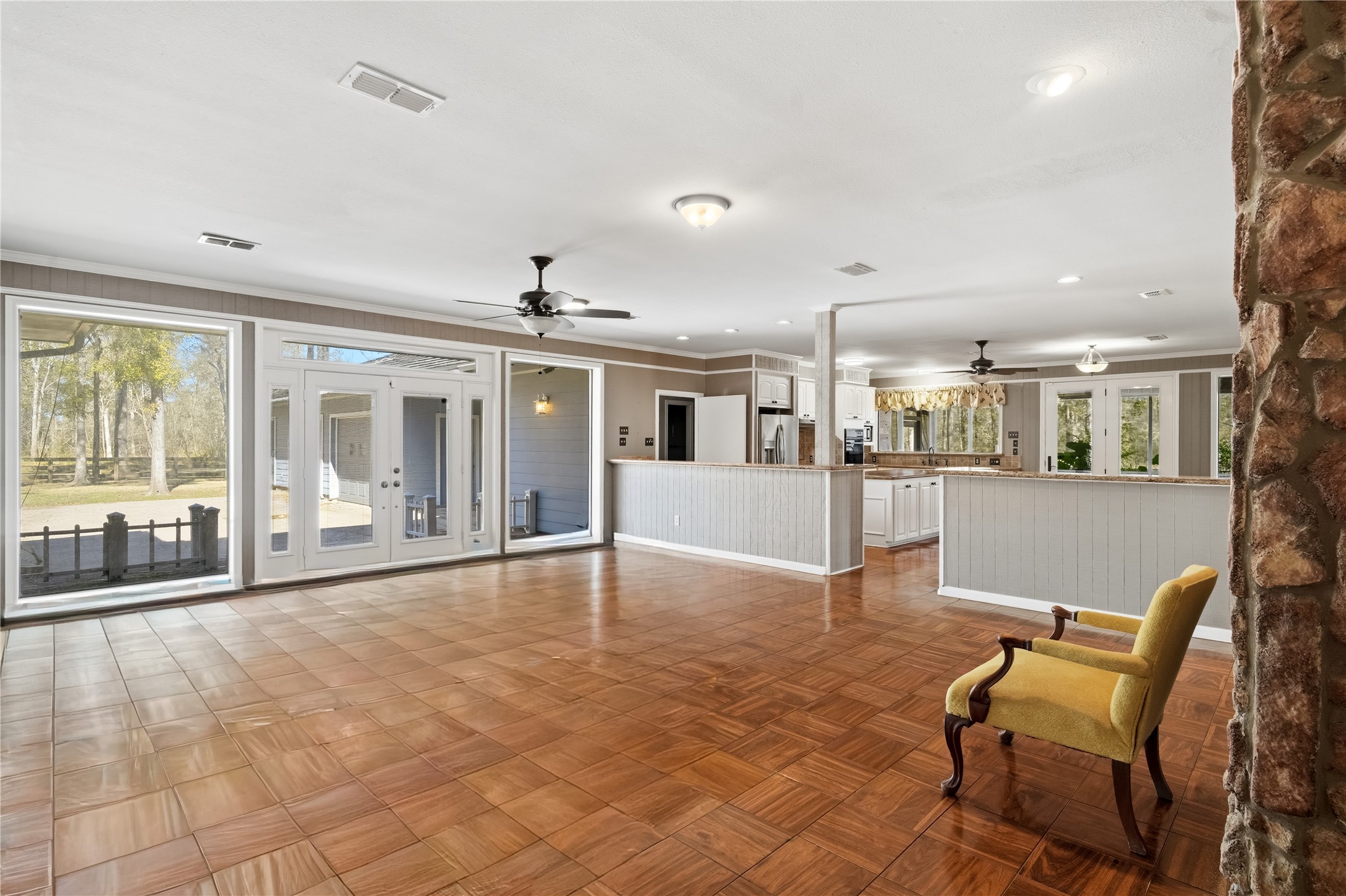 433 Mackhank Road Boling, TX 77420 - Photo 5 of 45