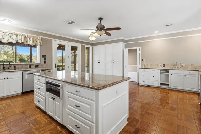 $1,399,000 | 433 Mackhank Road, Boling, TX 77420