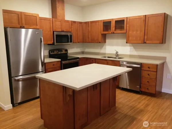 $2,700 | 502 1st Street, Unit 208, Snohomish, WA 98290