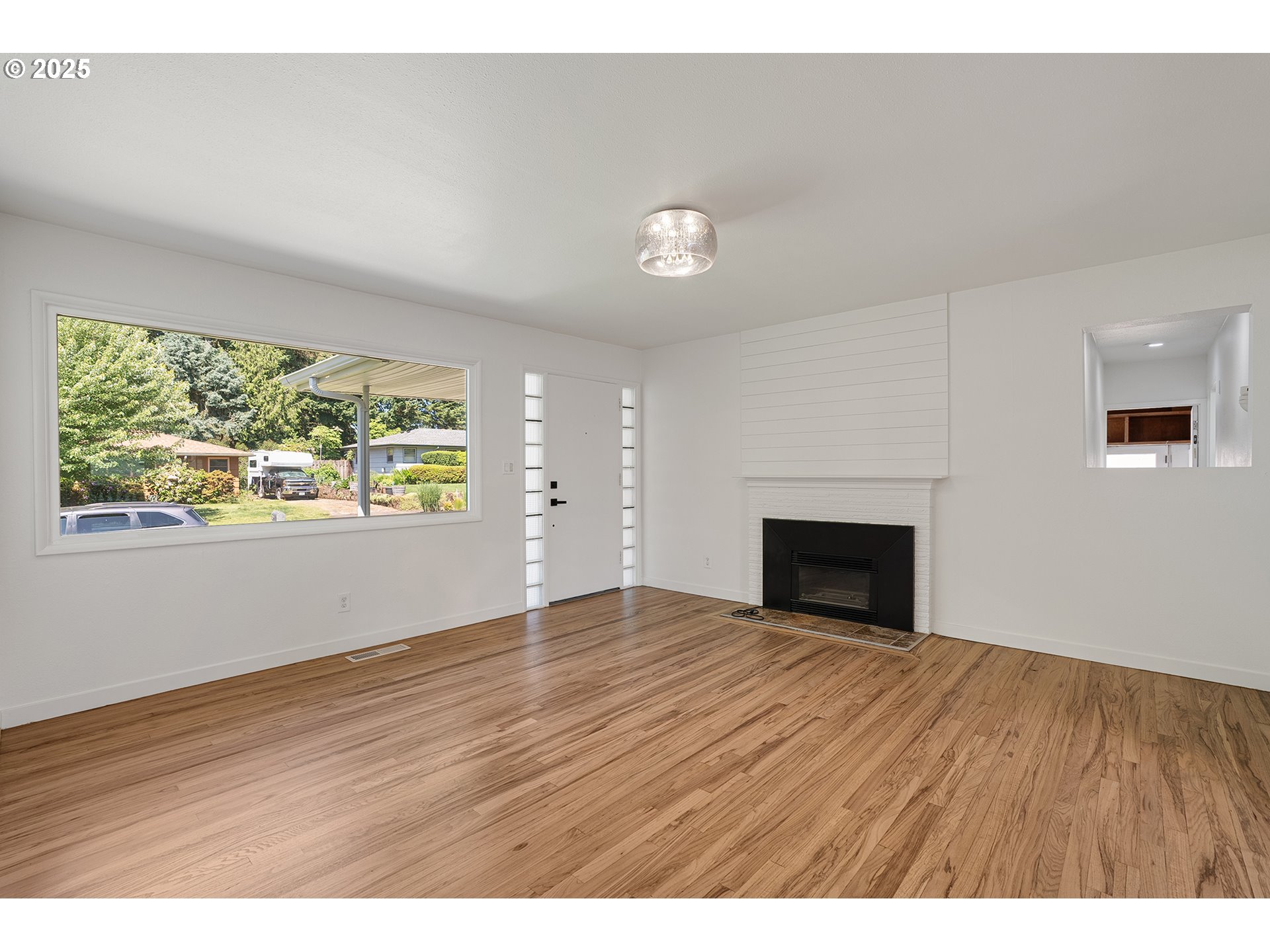 116 Southeast 153rd Avenue Portland, OR 97233 - Photo 10 of 44