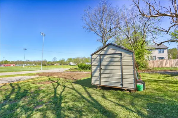 $180,000 | 1144 Chestnut Avenue, Osawatomie, KS 66064