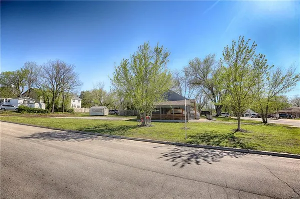$180,000 | 1144 Chestnut Avenue, Osawatomie, KS 66064