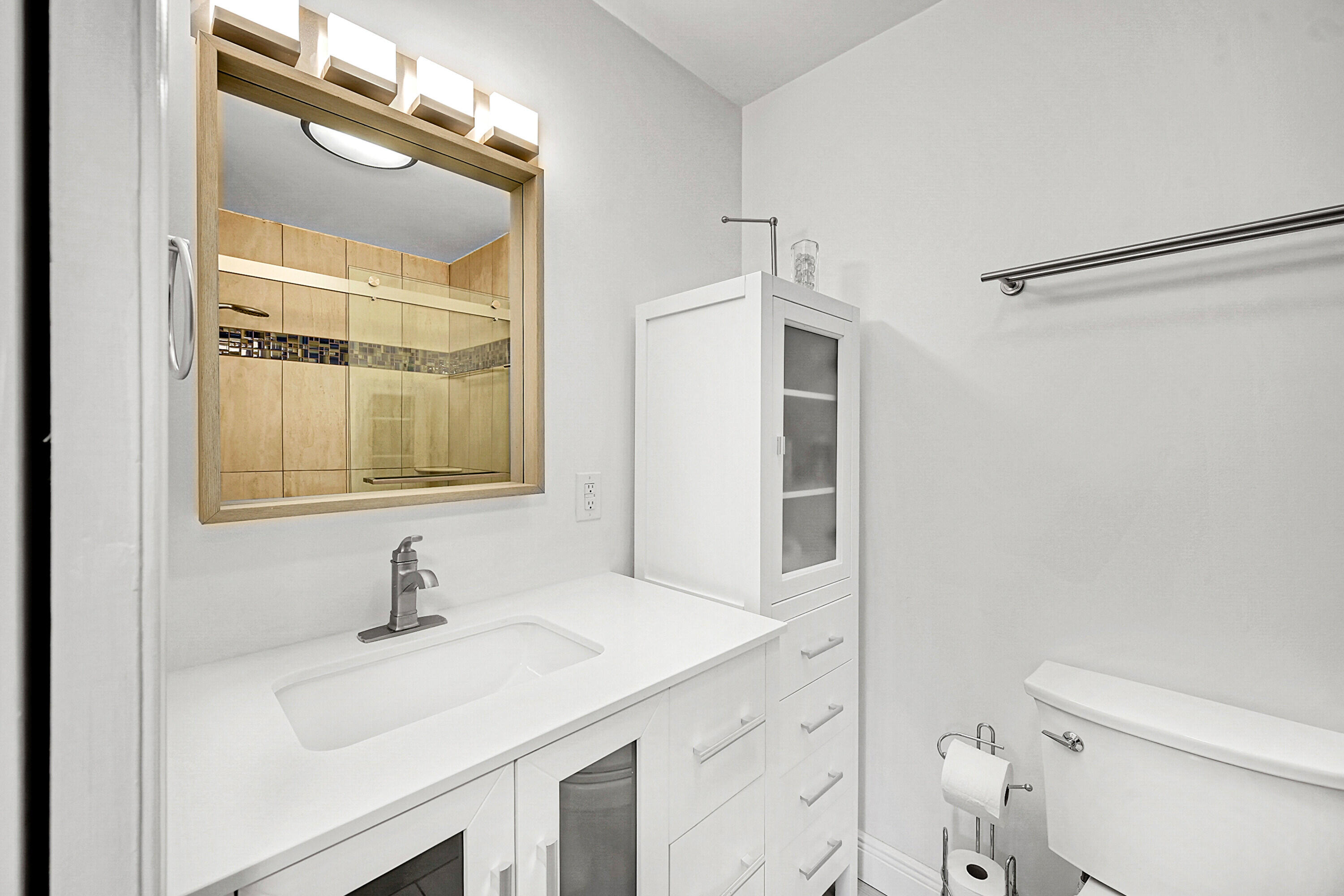 4585 Northwest 3rd Street, Unit D Delray Beach, FL 33445 - Photo 28 of 45 Guest Bath