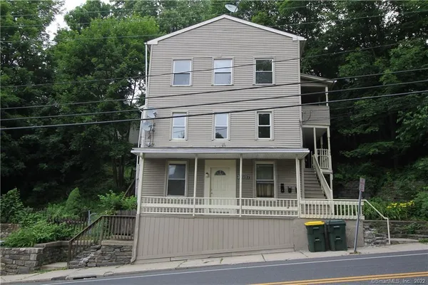 $2,300 | 3 Maple Street, Unit 7, Seymour, CT 06483