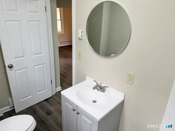 $2,300 | 3 Maple Street, Unit 7, Seymour, CT 06483