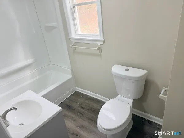 $2,300 | 3 Maple Street, Unit 7, Seymour, CT 06483