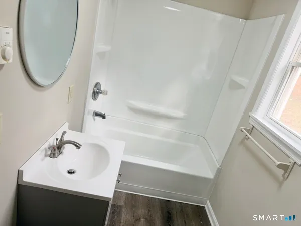 $2,300 | 3 Maple Street, Unit 7, Seymour, CT 06483
