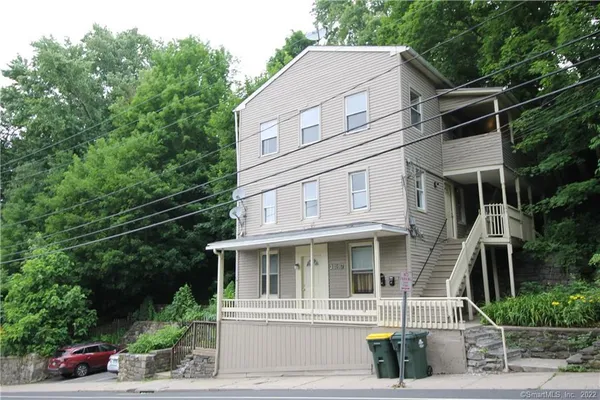 $2,300 | 3 Maple Street, Unit 7, Seymour, CT 06483
