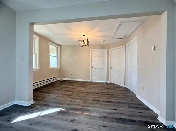 $2,300 | 3 Maple Street, Unit 7, Seymour, CT 06483