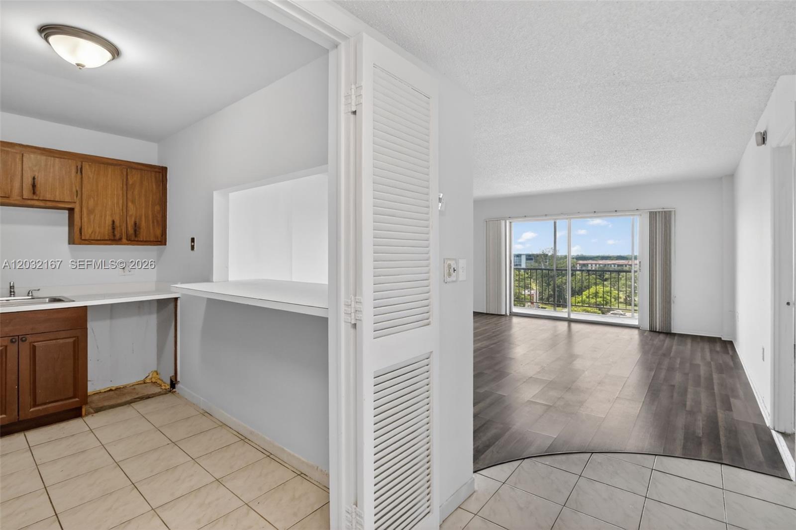 4174 Inverrary Drive, Unit 805 Lauderhill, FL 33319 - Photo 3 of 30