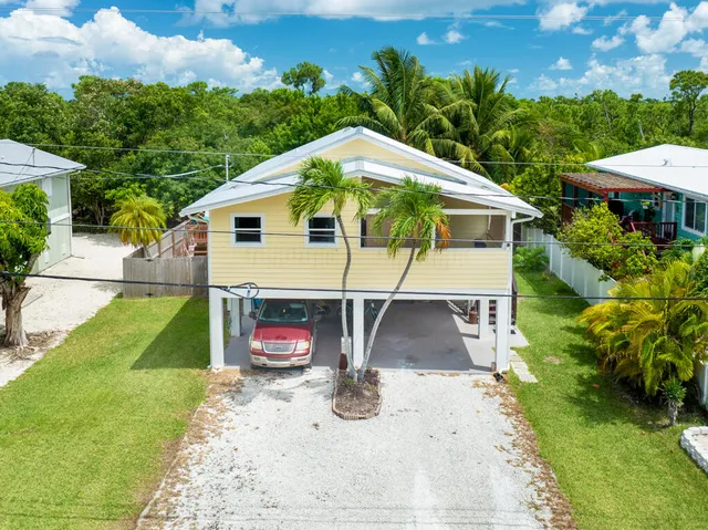 $699,000 | 29283 Coconut Palm Drive, Big Pine Key, FL 33043