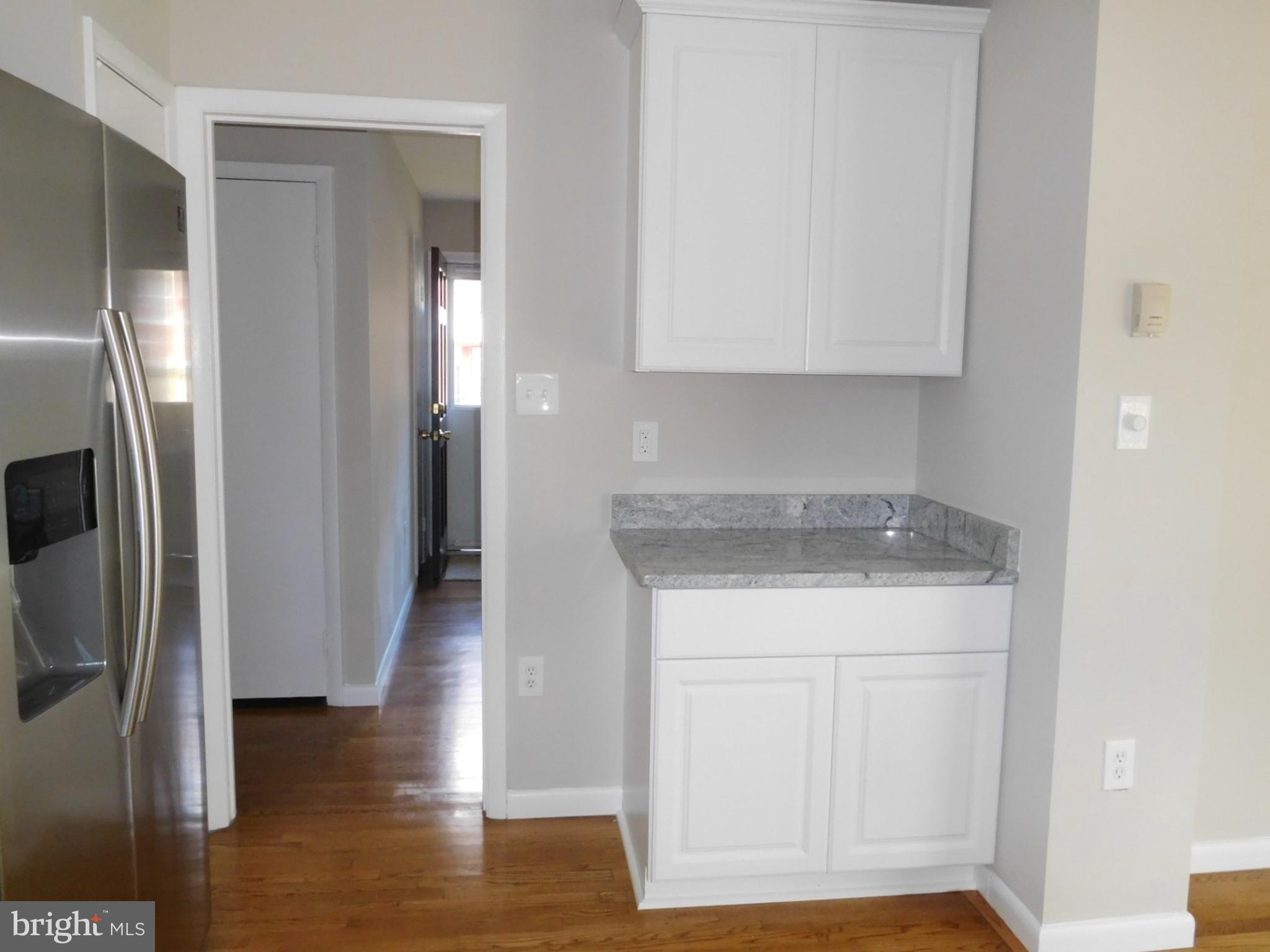 13609 Kingsman Road Woodbridge, VA 22193 - Photo 8 of 45 LOTS OF CABINET AND COUNTER SPACE