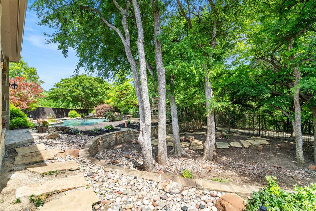1097 Limestone Court Allen, TX 75013 - Photo 32 of 36