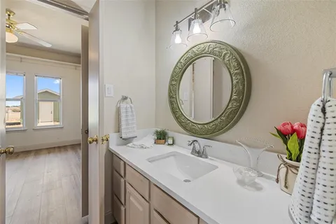 $550,000 | 80 Family Circle, Hutto, TX 78634
