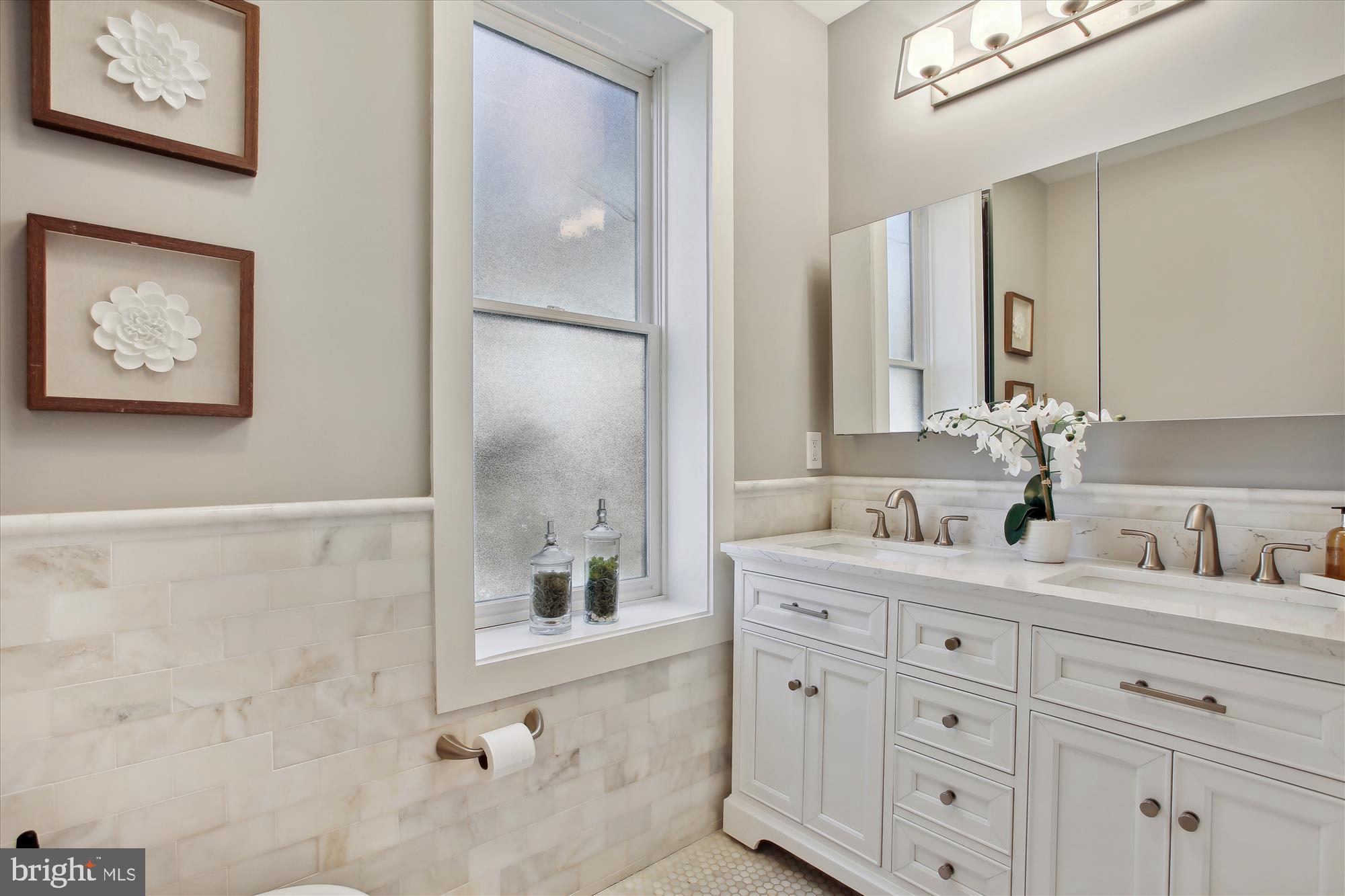2208 Q Street Northwest Washington, DC 20008 - Photo 22 of 72 Primary Bath